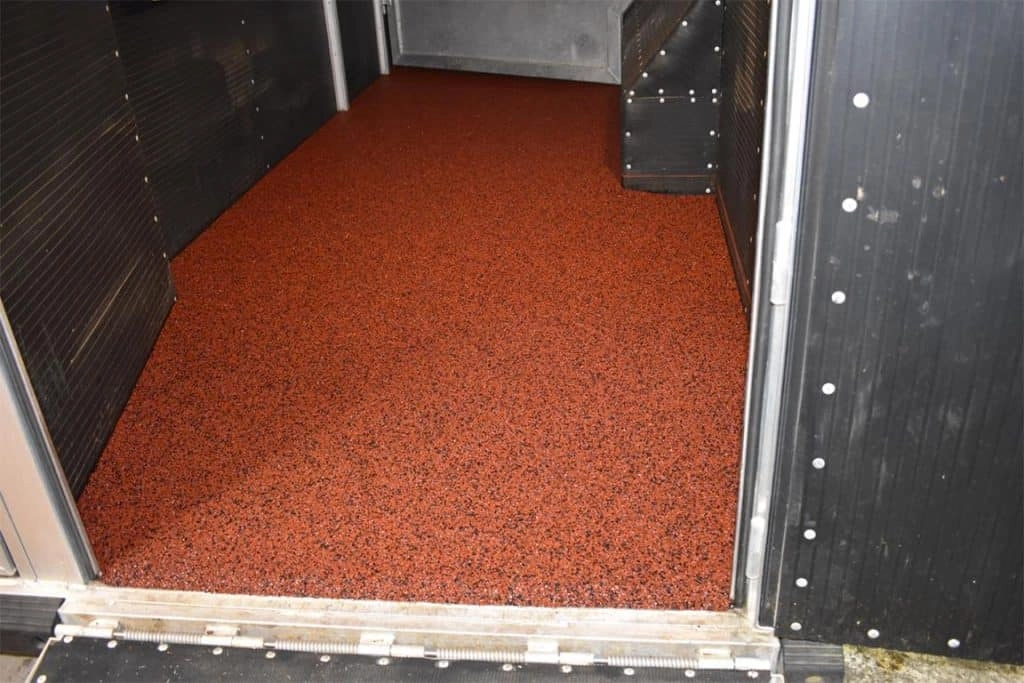 5 Horse Trailer Flooring Options Pros And Cons Horse Soup